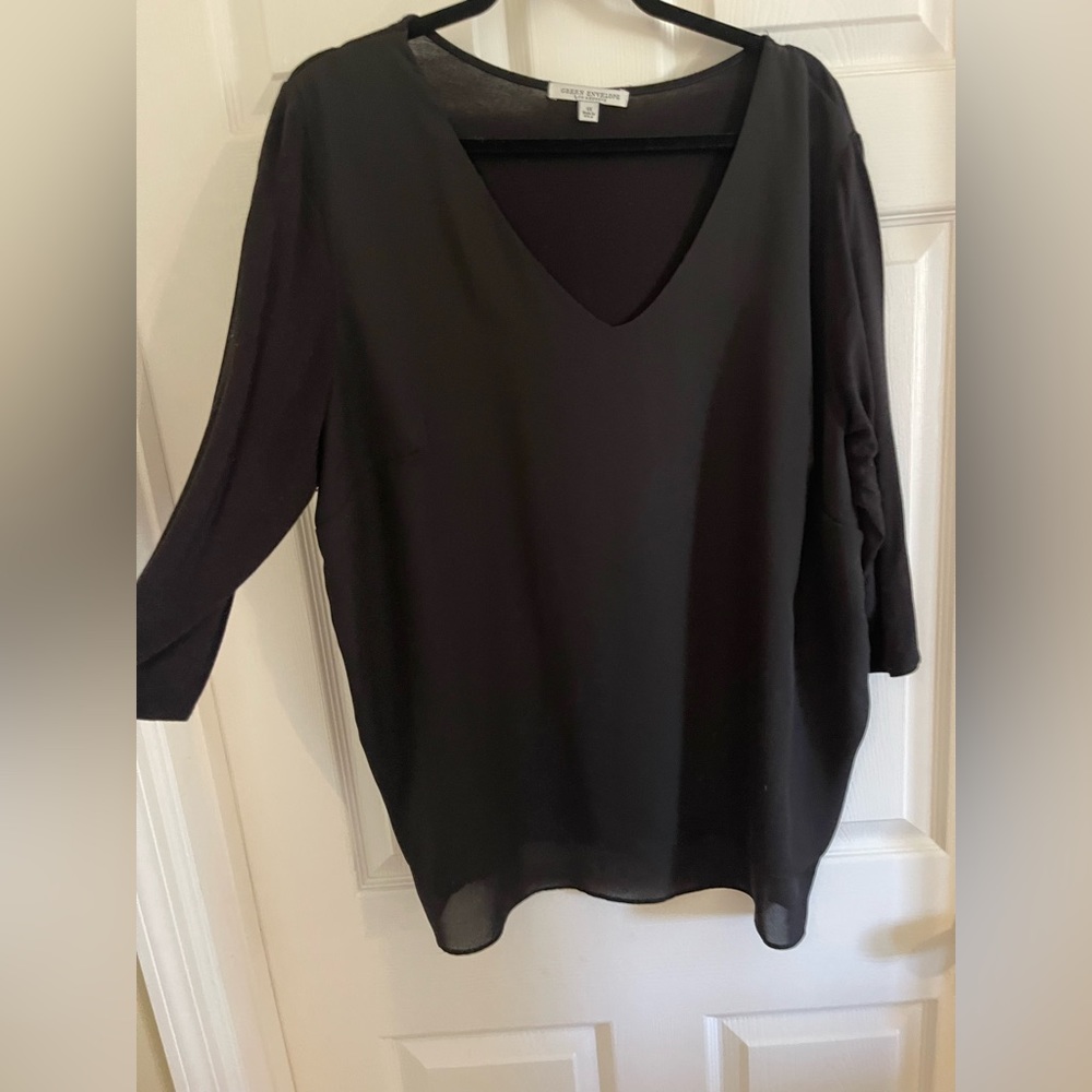 Green Envelope 1x black blouse; 3/4 sleeve